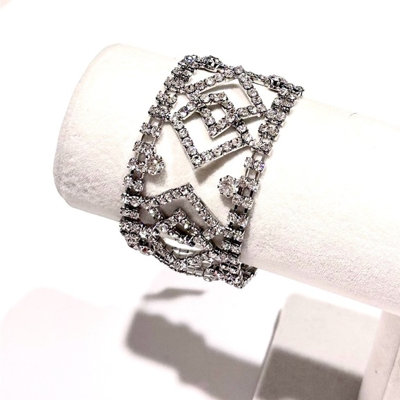 🌟 LAST ONE! 🌟 | CACHE Fancy Silver Wide CZ Delicate Party Bracelet | NWT $78 - Picture 4 of 16